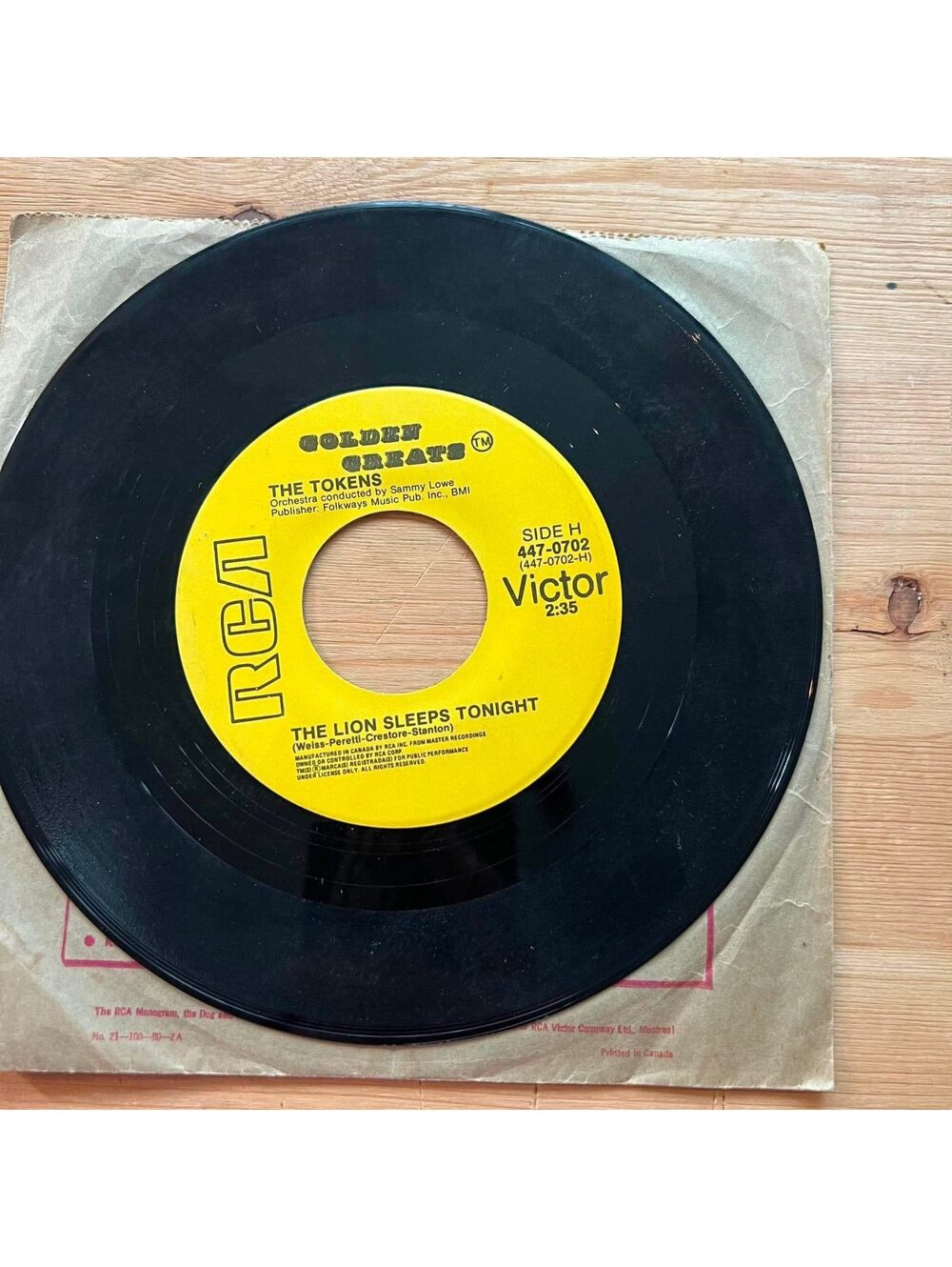 The Tokens - The Lion sleeps Tonight/B'wa Nina(Pretty Girl) 45rpm VG+ R90